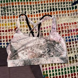 Lululemon sports bra